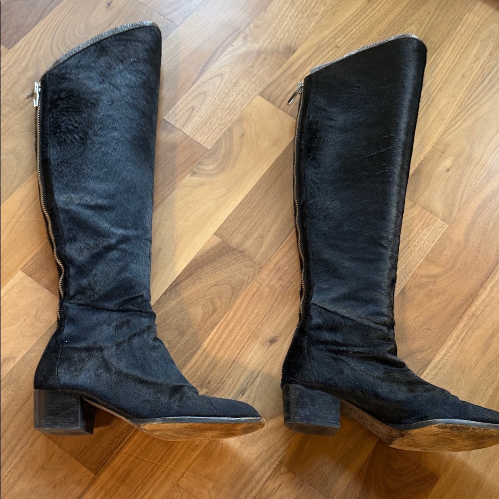 Elegant Black Knee-High Boots